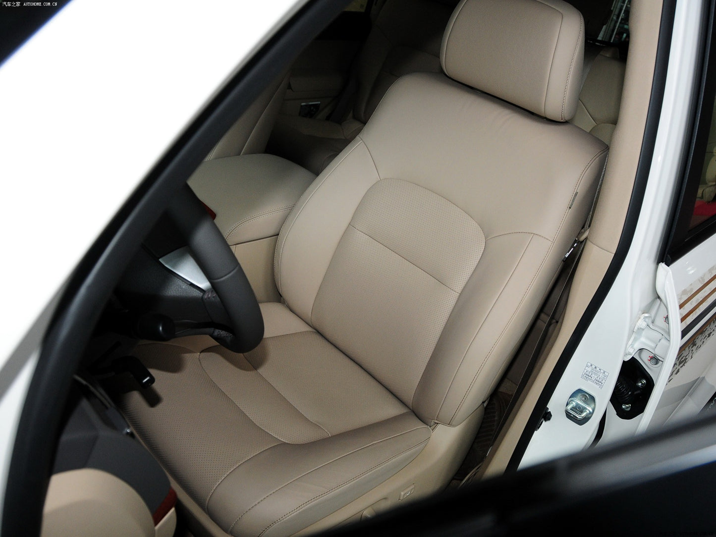 2012–2015 Toyota Land Cruiser 200 Series Seat Covers – Custom Fit Full Set, Leather & Nappa Options