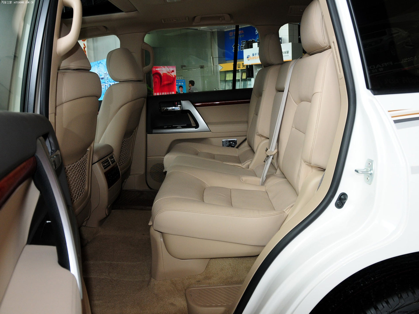 2012–2015 Toyota Land Cruiser 200 Series Seat Covers – Custom Fit Full Set, Leather & Nappa Options